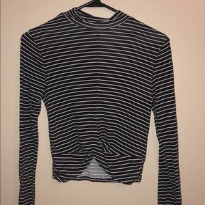 Long sleeve crop top